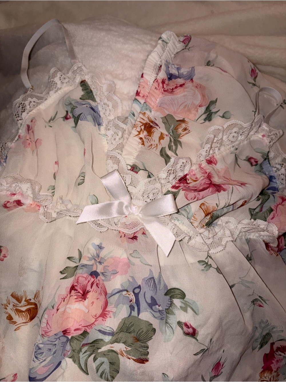 SHEIN Cream Floral Lace-Trim Satin Bow Chemise
